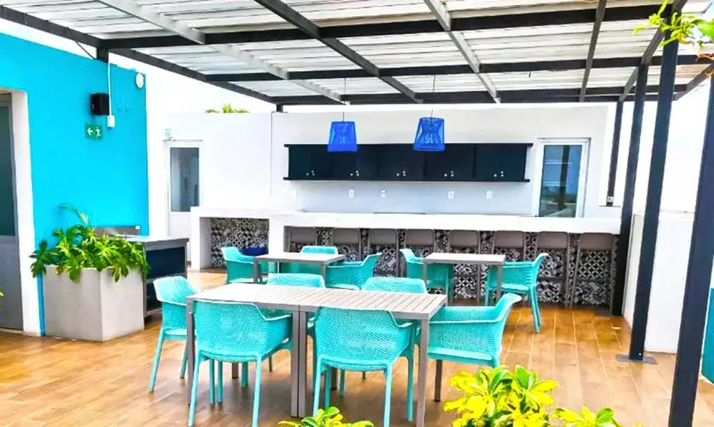 CHIC 2 Bdr GALLERY CONDOS near 5th avenue & BEACH