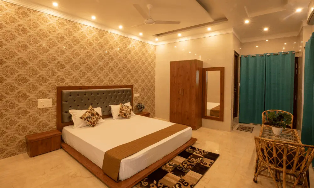 Hotel Gangotri Plaza