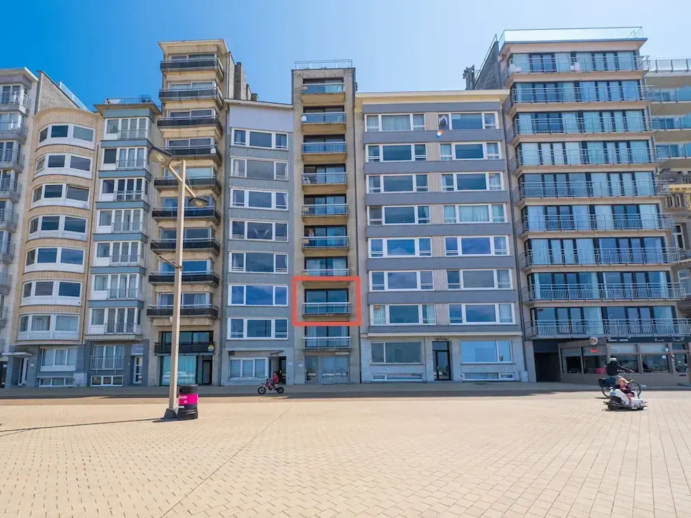 Apartment With 3 Bedrooms and sea View