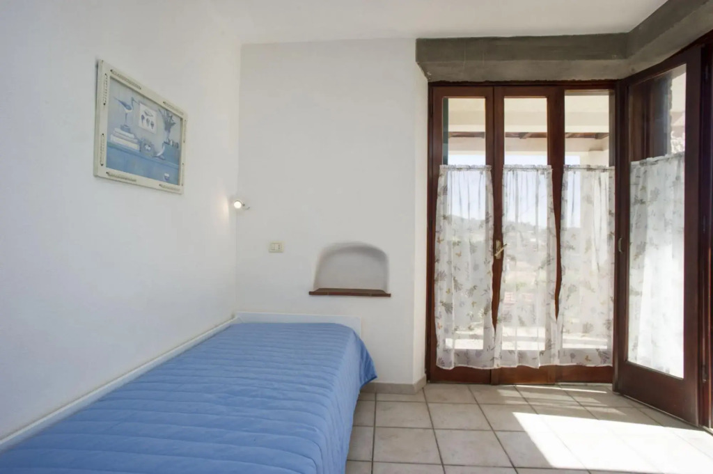 Apartment Two-room Number 3 on the seafront of Morcone-MORCONE BILO N° 3
