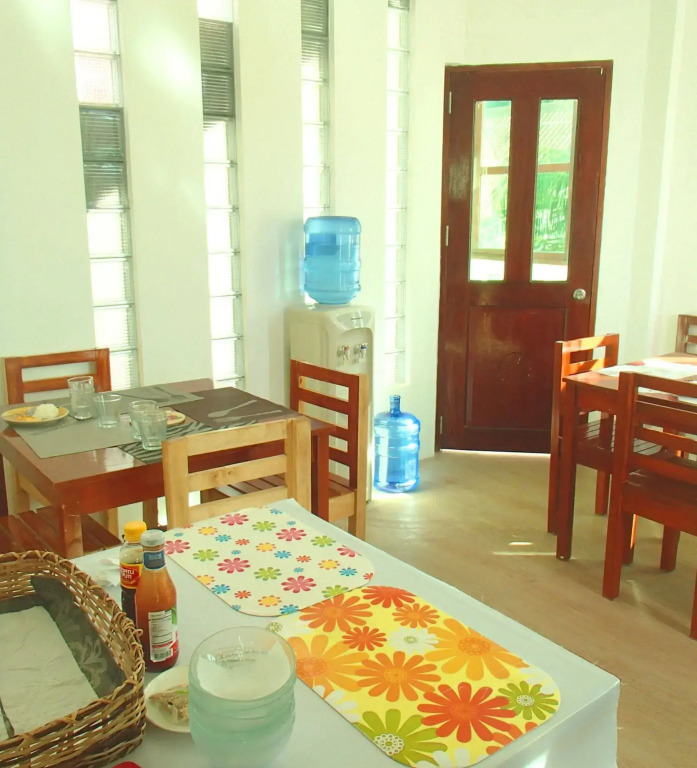 RedDoorz @ Recaido Road Palawan