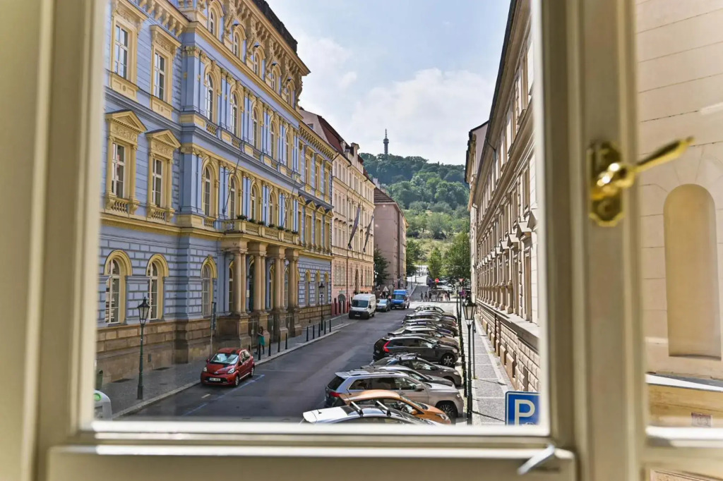 Apartment Nebovidy II - Free Parking - Air Conditioning