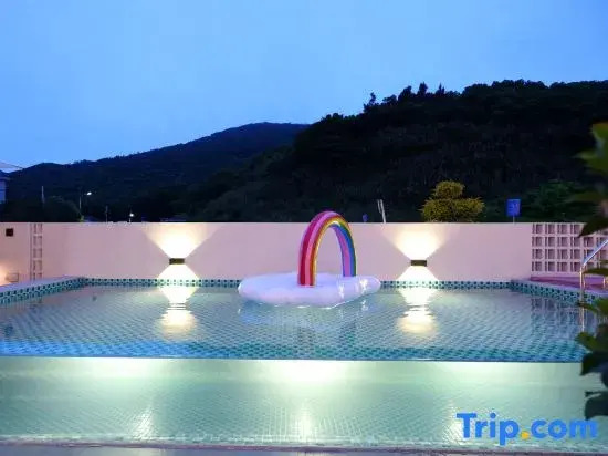 Floral Hotel · Whispering Tides of Wutang (Xiaowushitang Branch)