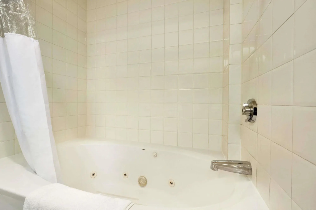 Days Inn by Wyndham Toronto East Beaches