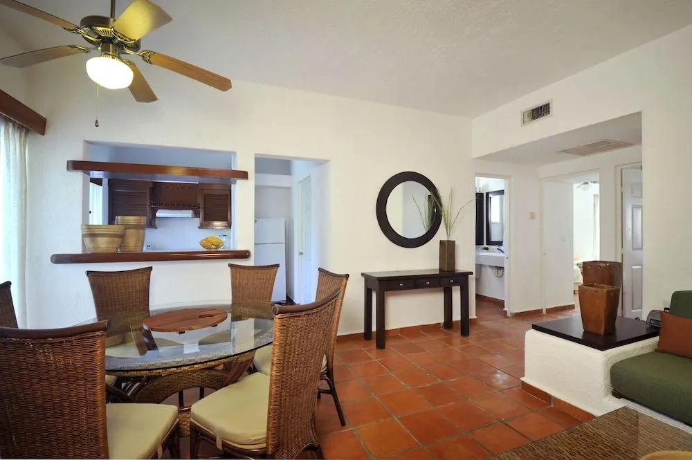 Las Palmas Condominios