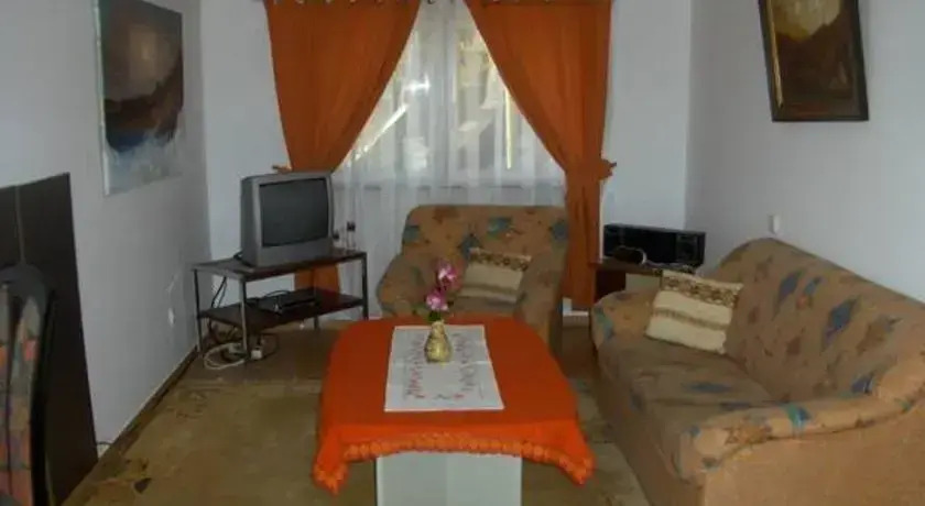 Fernanda House