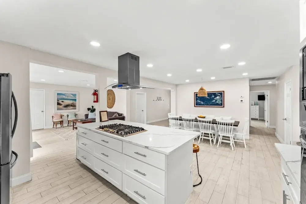 368 Carmine Dr