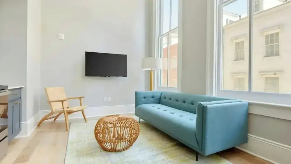 3 Units Steps to Bourbon St & the French Quarter The Harlequin by Avantstay
