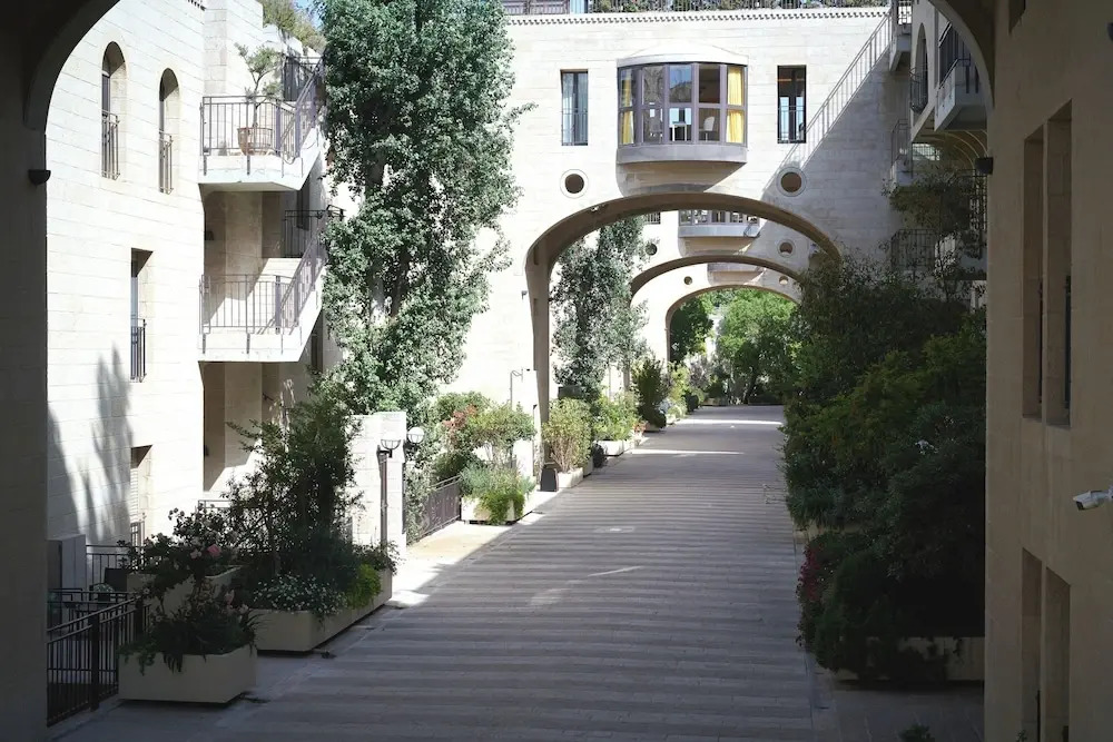 2 BR next to Old City with Patio by FeelHome