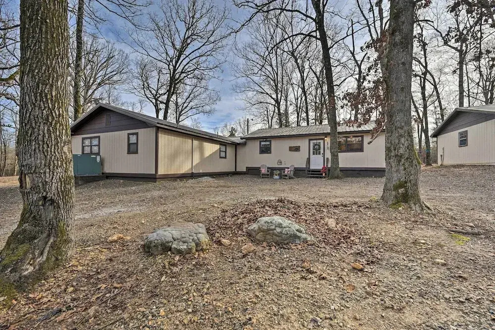 'hidden Oaks' Broken Bow Vacation Rental, Pets OK!