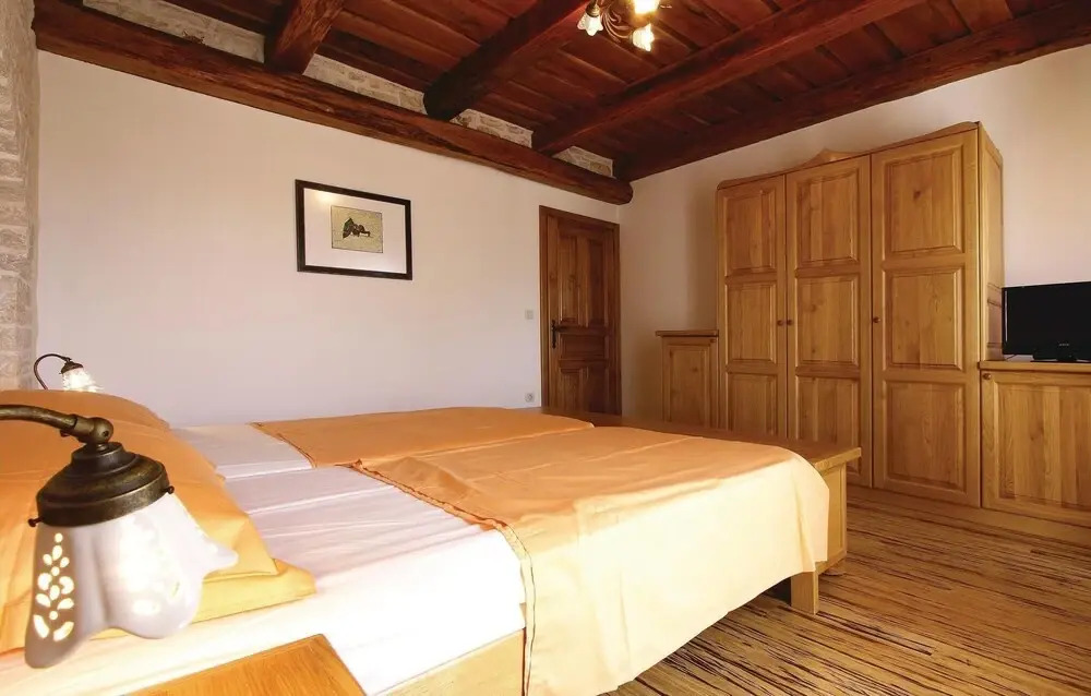 Nice Home in Baderna With Wifi and 2 Bedrooms