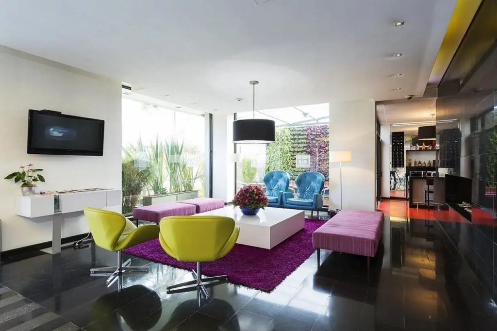 Hotel bh Parque 93