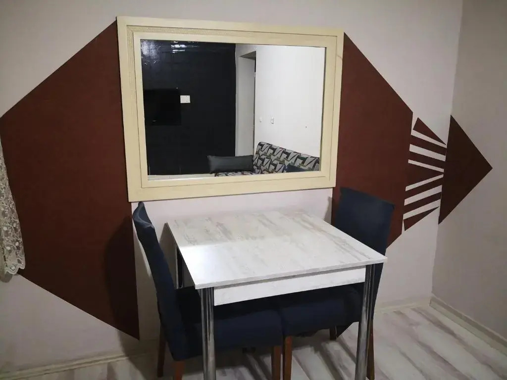 Çağlar apart
