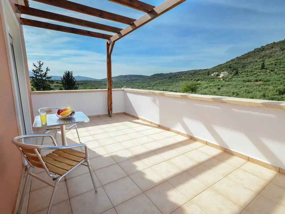 Villa in Kalamitsi near White Mountains