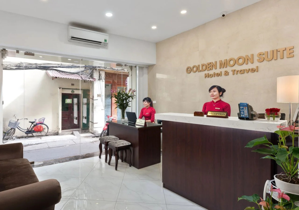 Golden Moon Suite Hotel & Travel
