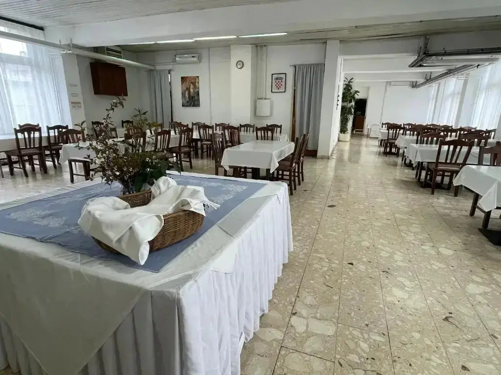 Hostel Arena