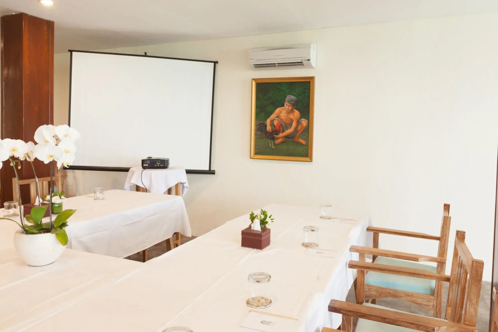 dNusa Beach Club and Resort