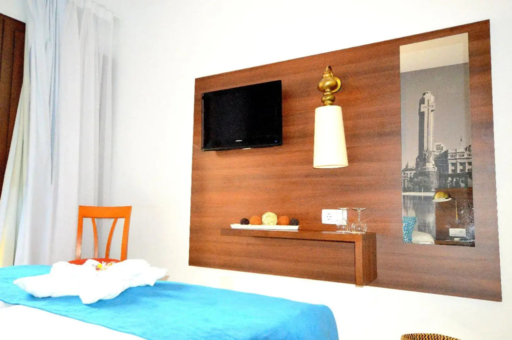 Hotel Adonis Plaza