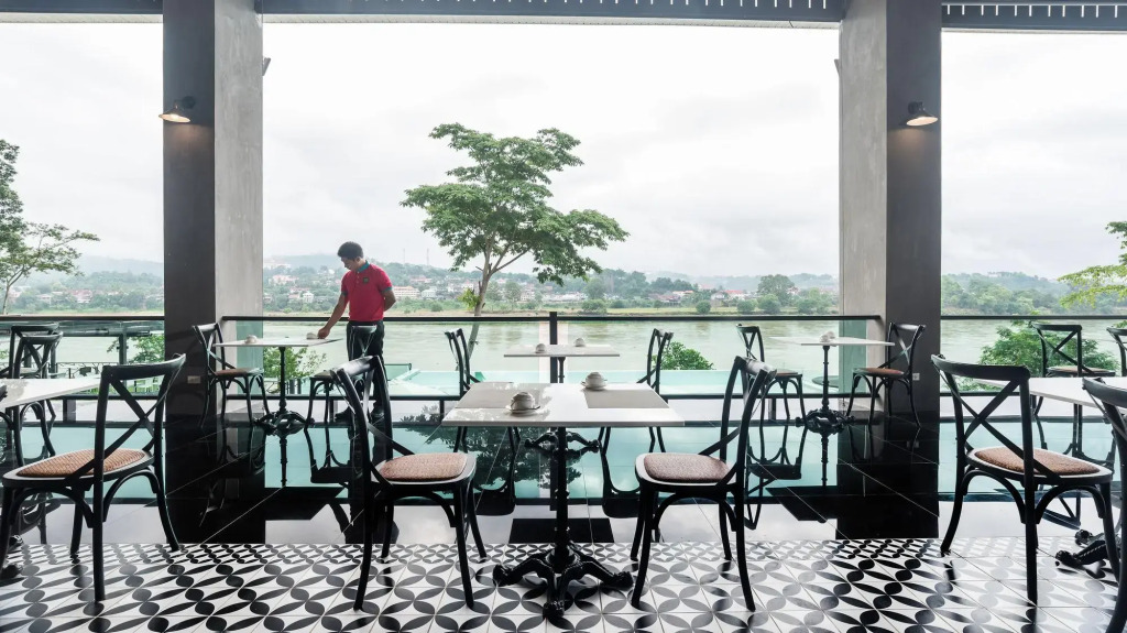 Chiangkhong Teak Garden Riverfront Hotel