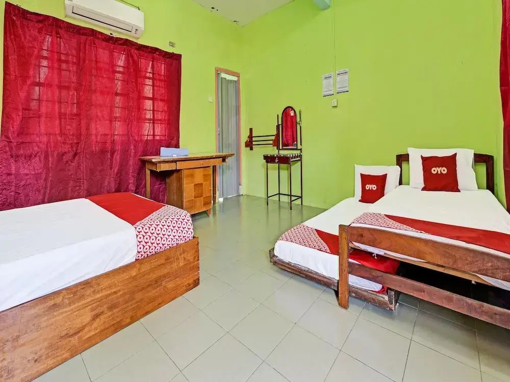 Redzwan's Beach Resort by OYO Rooms
