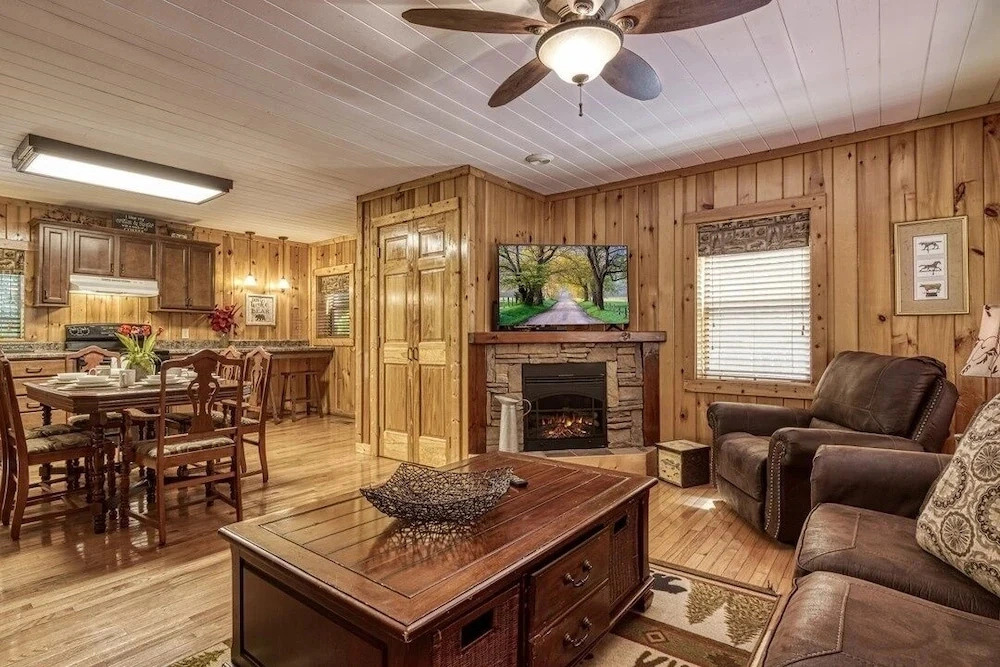Bearly Rustic 2 Bedroom Cabin