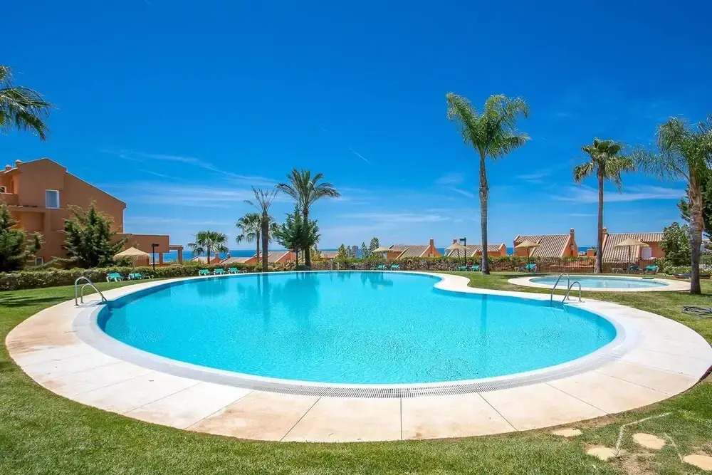 Relaxing 2 Bed 2 Bath - Sea and golf views DL24