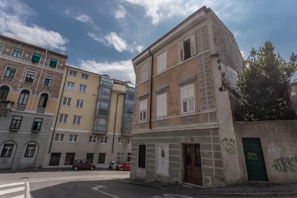 San Giusto Wall Attic With AC