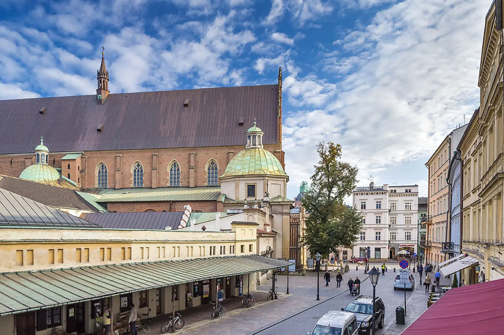 MINT Luxury Apartments at the Main Square