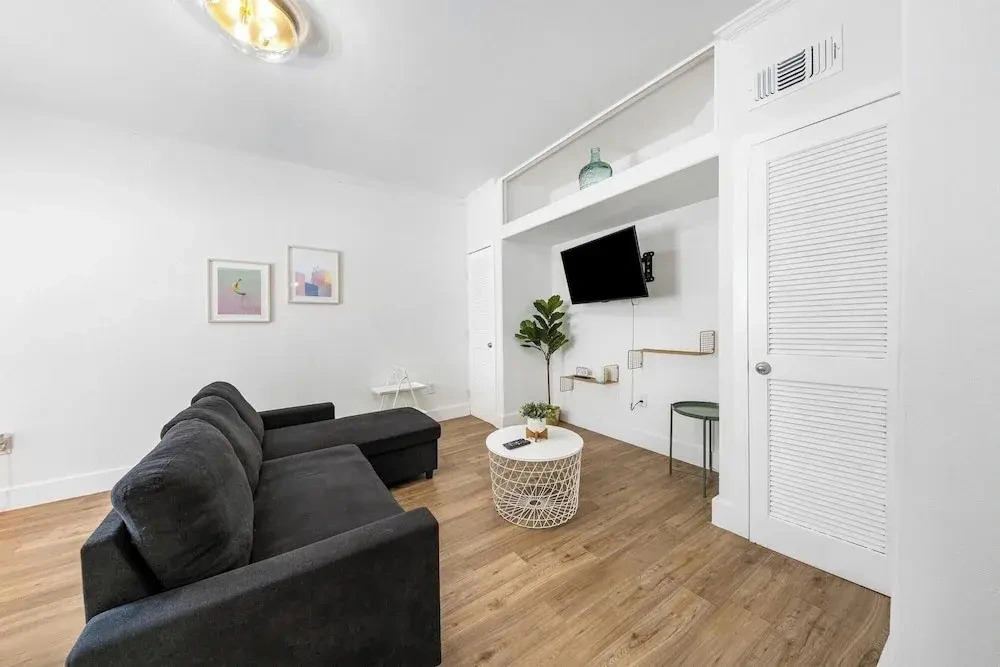 Steps From Ocean Art Deco 1BR Free Parking