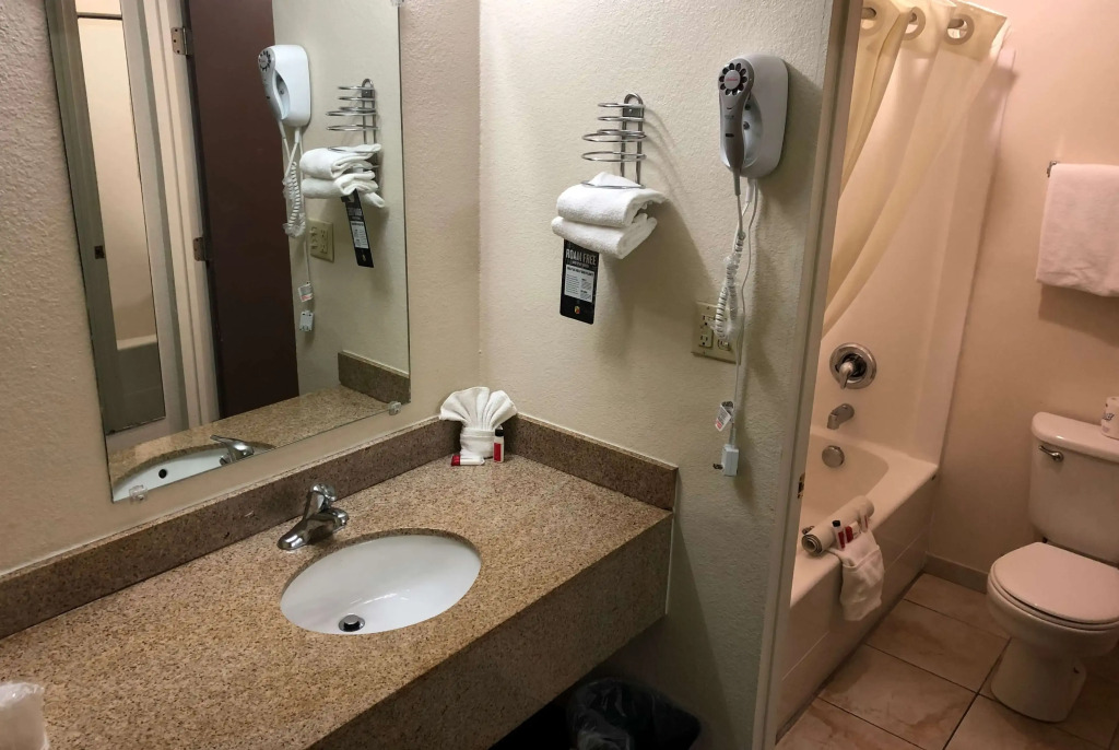 Super 8 by Wyndham Ontario