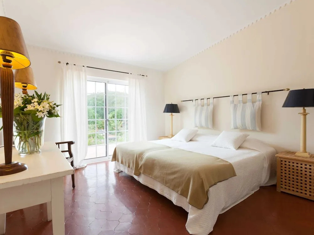 Villa With Garden Oasis in Monchique