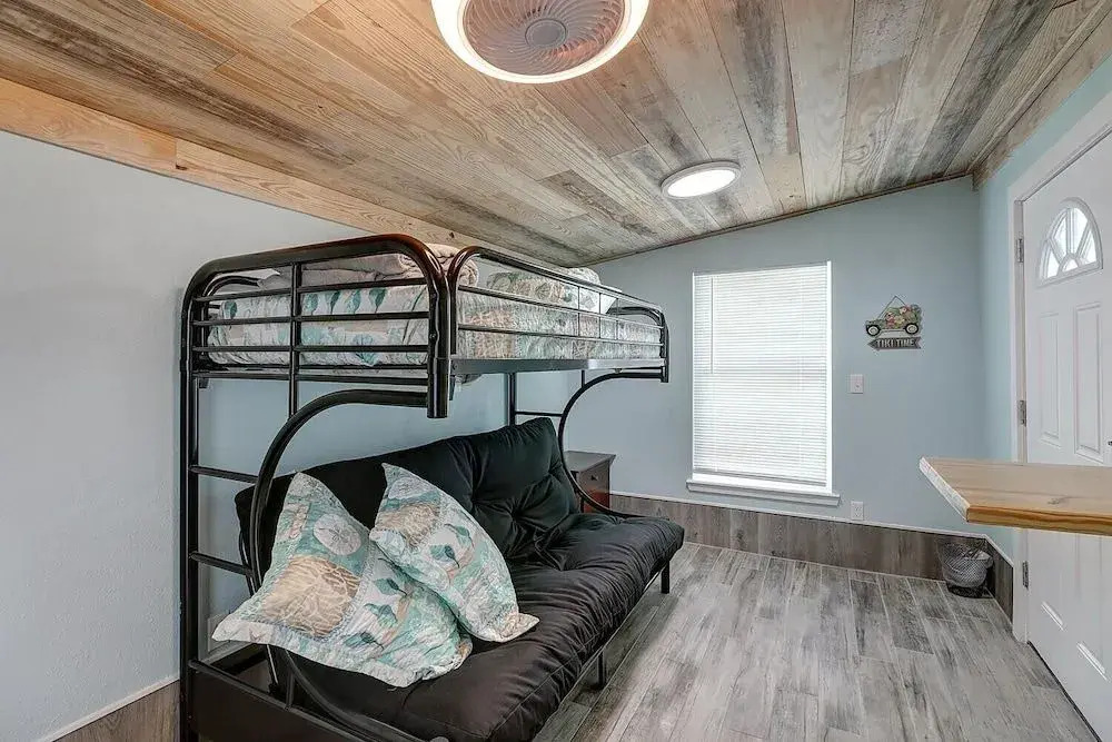 Fisherman's Inn 2 Bedroom Home by RedAwning