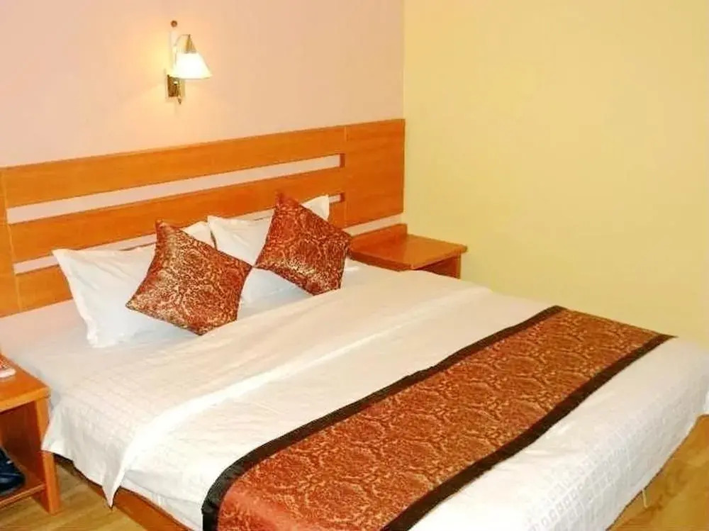 Tiandirenhe Business Hotel