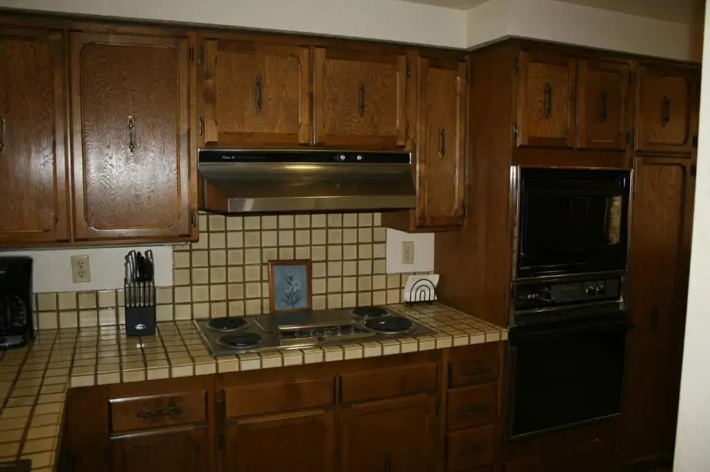 Spacious 1 BR/1 BA Keauhou Gardens condo at Kona Coast Resort
