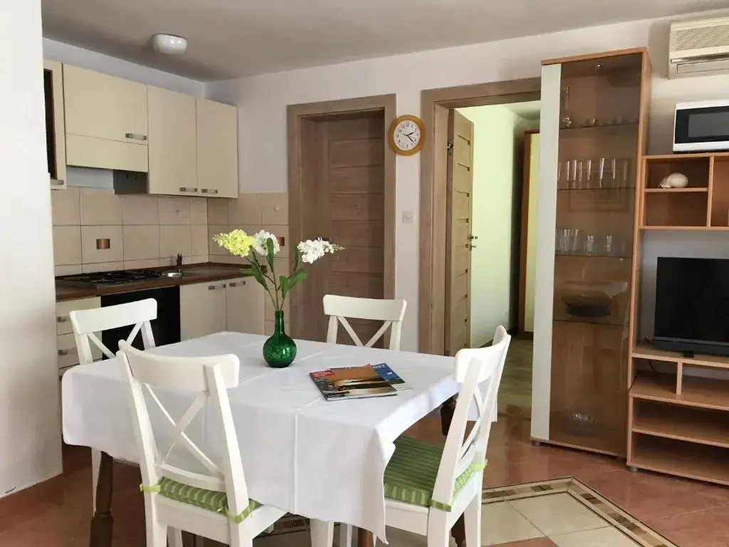 Apartments Biskup