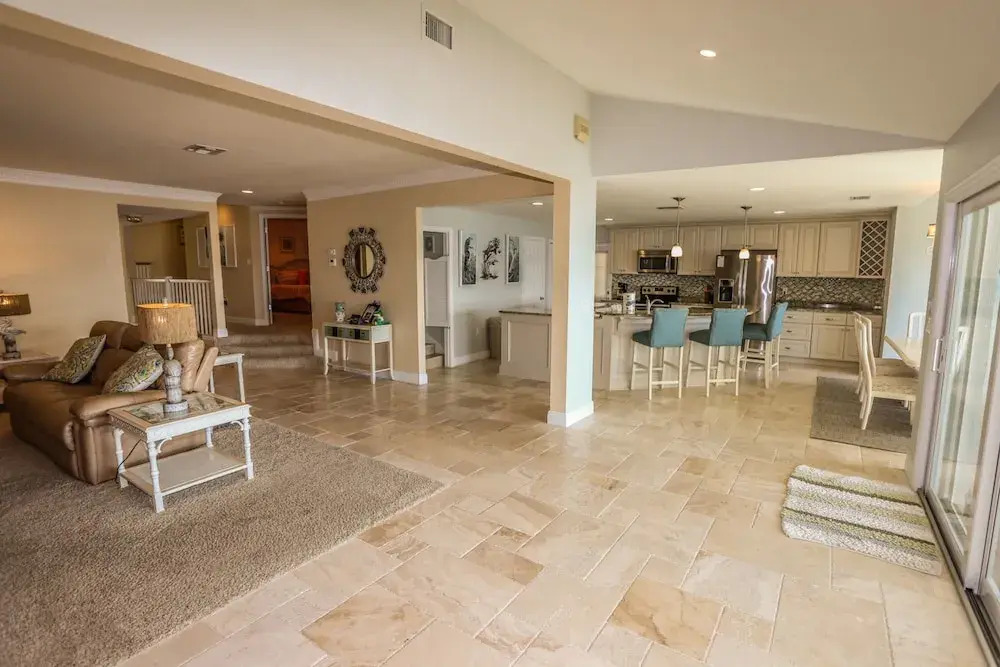 936 San Carlos