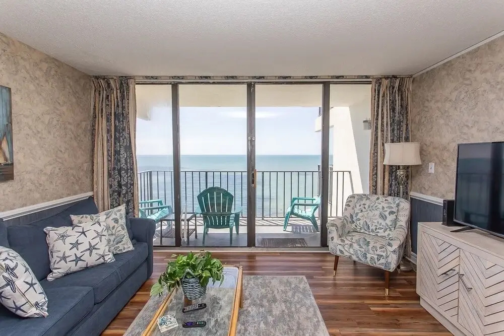 Royal Garden Resort 1404 2 Bedroom Condo by RedAwning