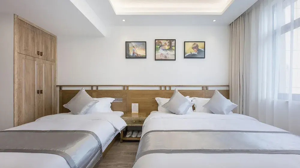 Floral Hotel Red Forest Yuyao