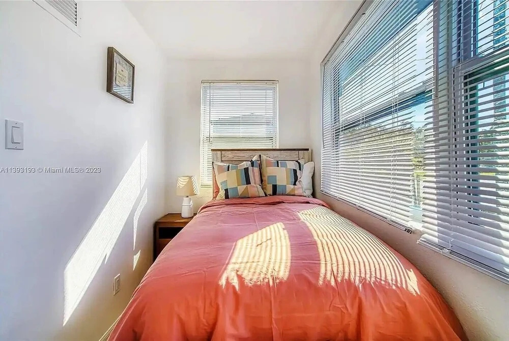 Sun-kissed Retreat: Poolside And Beach Nearby! 4 Bedroom Home by RedAwning