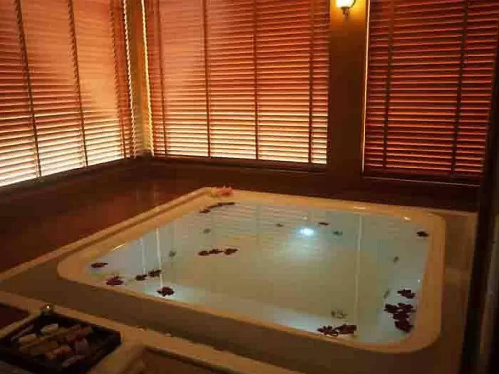 Siam Society Hotel & Resort