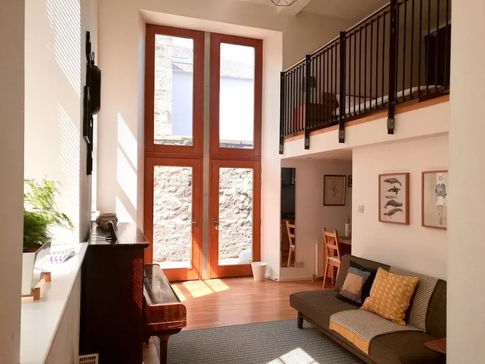 1 Bedroom Mezzanine Flat