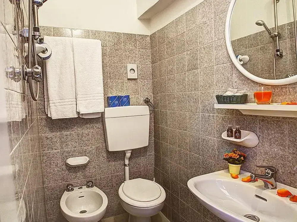 hotel iris