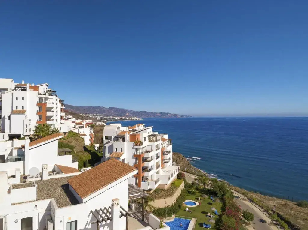 Exclusivo apartamento de 2 dormitorios vista mar lateral