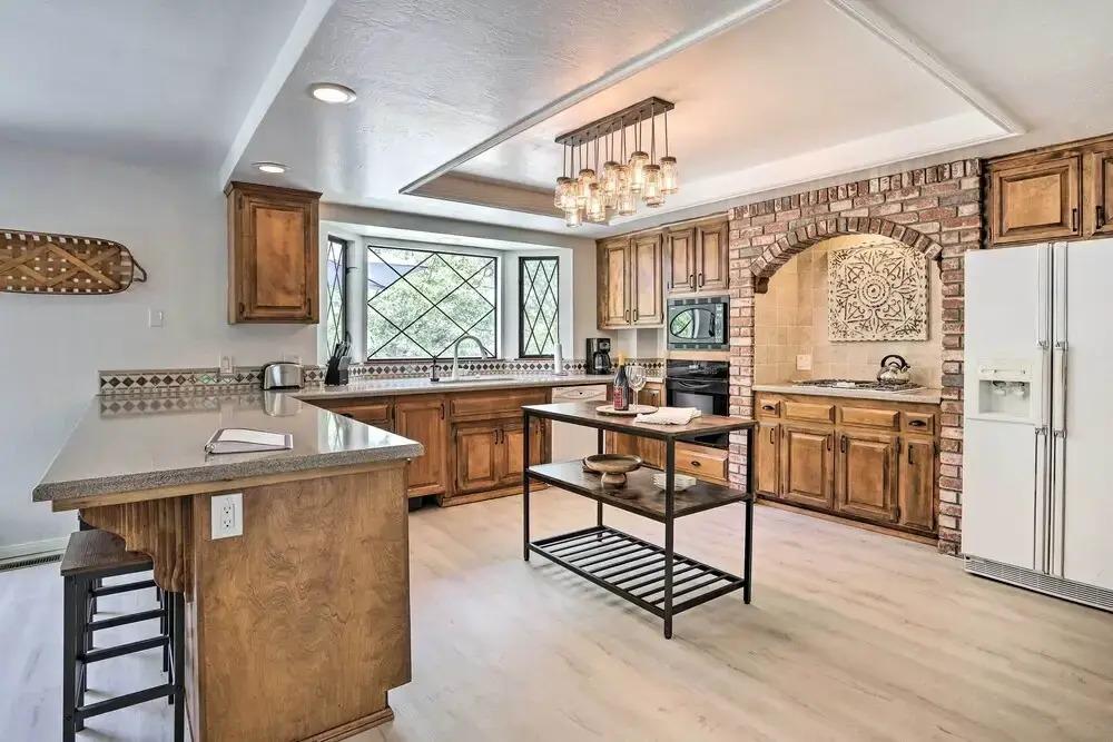 Boho-chic Home w/ Game Room Near Lake Gregory!