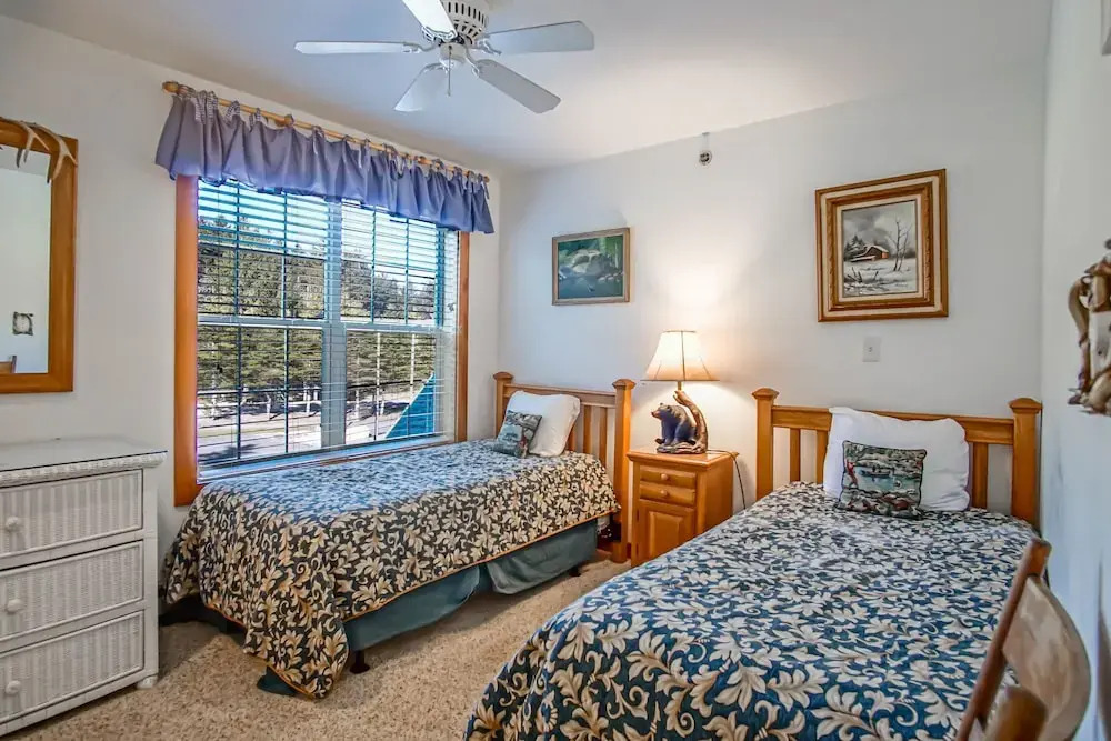 Camp 4 #2: 2 Bedrooms, 2.5 Baths: Slope Side, Gas Fireplace