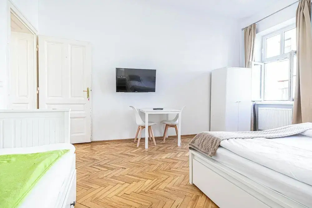 Stylish shared Apt for Longstays Margareten, Up to 5P