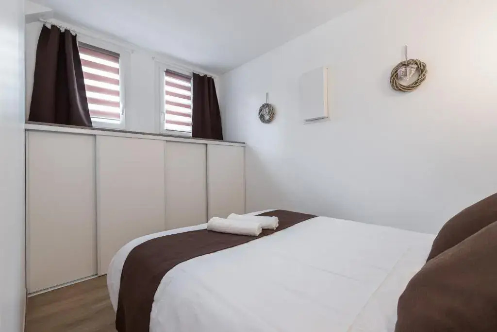 Sleep in Antibes City Center