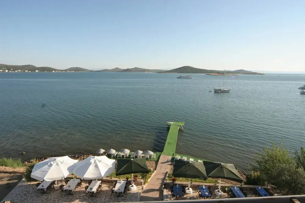 Kıvrakzade Otel