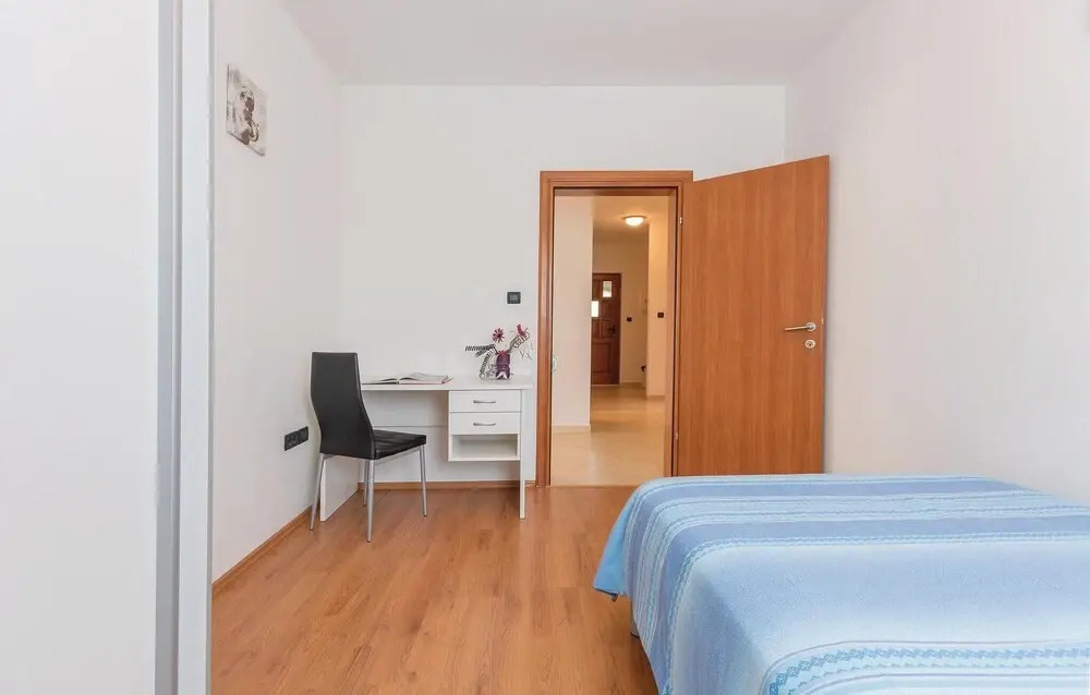 Beautiful Home in Fazana With Wifi and 5 Bedrooms