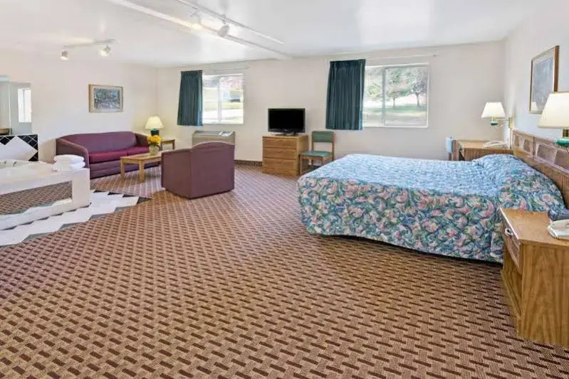 Super 8 by Wyndham Mars/Cranberry/Pittsburgh Area